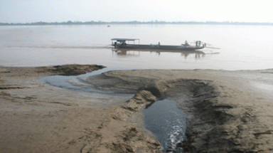  Ô nhiễm lưu vực sông Cầu: “Cha chung” khó chia trách nhiệm