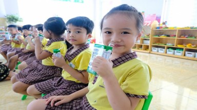 Ba năm vẫn “loay hoay” chưa có quy chuẩn cho Sữa học đường?