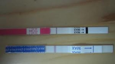 Thử que có 2 vạch nhưng siêu âm lại không có thai?