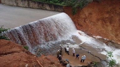  Công điện của Thủ tướng yêu cầu khắc phục sạt lở ở Hà Nam