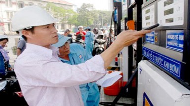  Xăng tăng 700 đồng/lít từ 18h tối nay