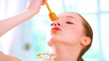 3 cách siêu dễ giúp môi mềm hết khô nẻ