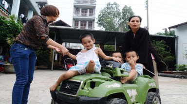 Những đứa trẻ bị cha mẹ bỏ rơi