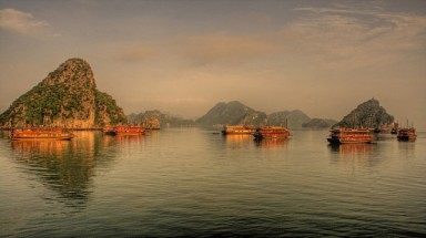 Bồng bềnh non nước Hạ Long