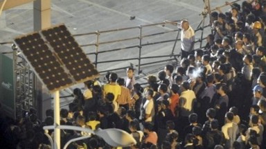 Trung Quốc đóng cửa nhà máy năng lượng mặt trời vì ô nhiễm