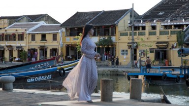 Ánh Tuyết "thương tiếng nói quê hương"