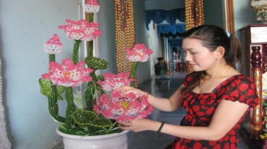 Làm hoa từ pha lê