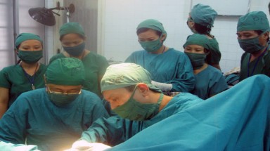  Chuyển giao kỹ thuật phẫu thuật bệnh trĩ bằng phương pháp LONGO