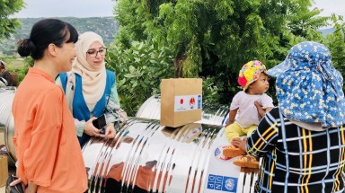 500 hộ nghèo nhận hỗ trợ cho các nhu cầu cơ bản để phòng chống COVID-19 ở tỉnh Ninh Thuận