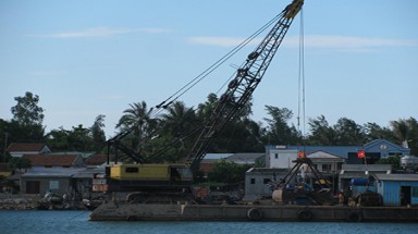  Quảng Nam: Dân cản thi công nạo vét luồng hàng hải 