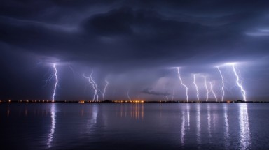 Khí thải khiến giông bão nguy hiểm hơn