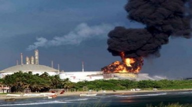  Venezuela: Lại hỏa hoạn tại một nhà máy lọc dầu