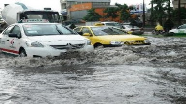 Mưa kéo dài gây ngập lụt ở Đồng Nai, Bình Dương