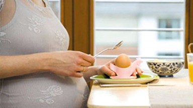 Bà bầu có nên ăn nhiều trứng gà?