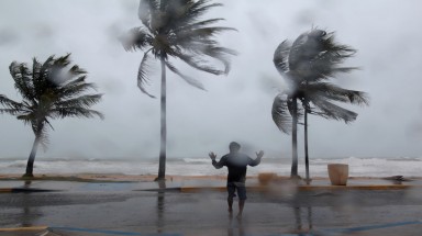   Siêu bão mạnh nhất Đại Tây Dương càn quét Caribe, 7 người chết 