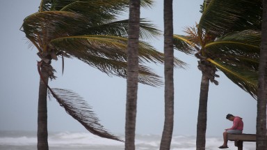 Đổ bộ Florida, bão Irma tăng lên cấp 4