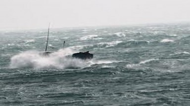 Biển Đông có gió giật mạnh, cần đề phòng lốc xoáy