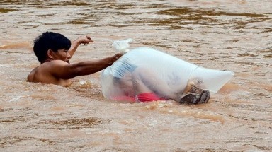 Thiếu tiền hay thiếu trách nhiệm?