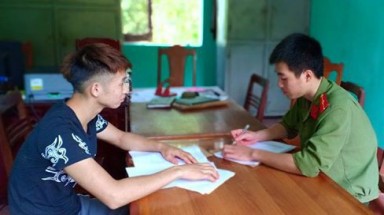 Triệu tập 2 thanh niên tung tin vỡ đập thủy điện lên Facebook để "câu" like