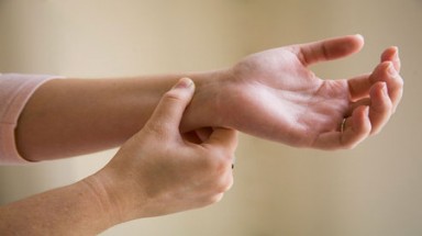 Có thai, tay bị chuột rút?