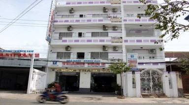 Cục phó mất gần 400 triệu đồng dừng thanh tra ở Long An
