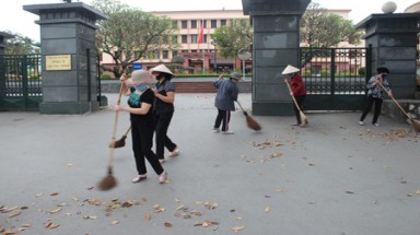  Phụ nữ tham gia bảo vệ môi trường