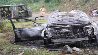 Bức xúc xe chở quặng, dân đốt xe người liên quan