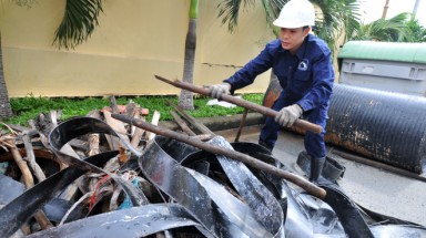 Rác quá nhiều ở kênh Nhiêu Lộc - Thị Nghè