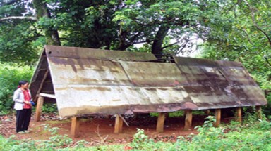 Làng “chơi sang” bên dòng Sê San