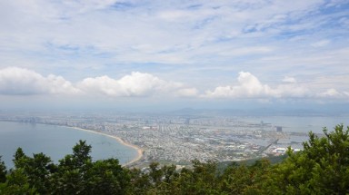 Dời sân bay Đà Nẵng lên Sơn Trà, máy bay sẽ bị quăng xuống biển như lá rụng!