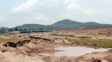  Công ty CP Ao Vua: Bẻ dòng sông Đà xây khu du lịch
