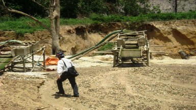 Phú Yên: "Vàng tặc" lộng hành-Tai nạn rình rập