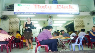 “Lẩu pê đê” nổi tiếng đất Sài Gòn