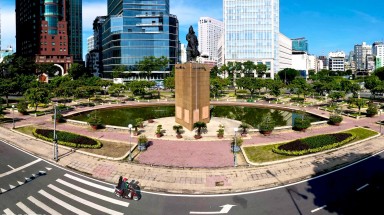 Tôn tạo tượng đài Trần Hưng Đạo: Cần thỉnh lư hương về vị trí cũ