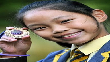 Mười tuổi, thành thạo 10 ngôn ngữ