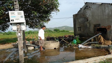 Thay trời làm mưa