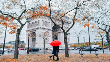 Châu Âu hoá miền cổ tích khi thu về