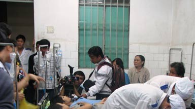 Công nhân ngất xỉu hàng loạt: Vì đâu?