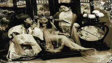 "Nổi sóng" vì diễn viên kinh kịch chụp ảnh khỏa thân