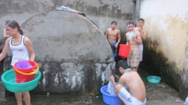  Sinh viên vẫn khổ vì nước có giun