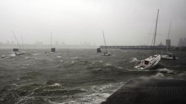  Hình ảnh siêu bão đổ bộ vào Mỹ