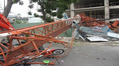 Đứt cáp tại công trường xây dựng, 5 người chết và bị thương