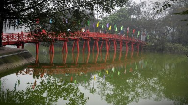 Bắc Bộ có sương mù, Trung Bộ vẫn có mưa dông