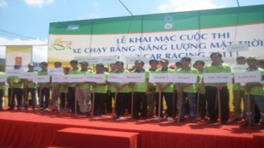 Khai mạc cuộc thi “ Xe chạy bằng năng lượng mặt trời ” năm 2011