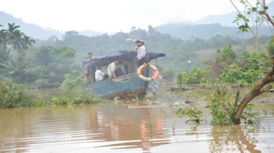 Quảng Nam: Cuộc sống chìm trong lòng hồ thuỷ điện