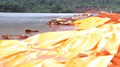   “Bom nước” đe doạ người dân 