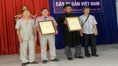 Hai cây cổ thụ của tỉnh Khánh Hòa được gắn bia Cây Di sản Việt Nam
