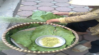 Cốm Vòng thật và hàng nhuộm hóa chất cấm