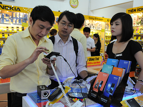 Hàng tỉ USD nhập... điện thoại