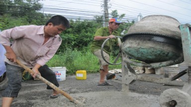 Chuyện lạ ở Tiền Giang: “Hai Lúa” tự sửa quốc lộ!